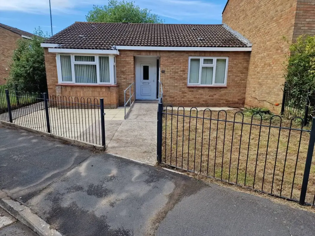 Finished Bristol property after complete garden tidy-up by Bristol Fresh Clean — neat front garden and clean path